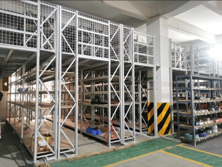 驚呆了！6米層高倉(cāng)庫(kù)爆改9層貨架式閣樓，儲(chǔ)物效率直接拉滿300%！